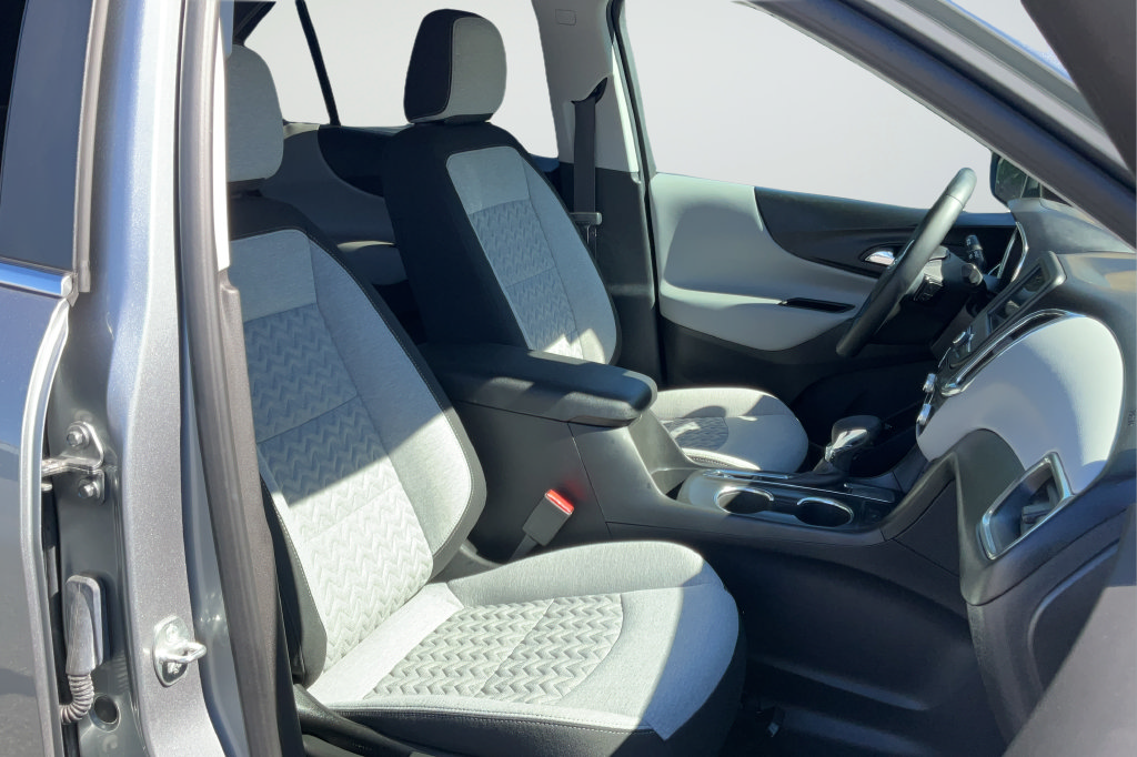 Used 2023 Chevrolet Equinox LT w/ Driver Convenience Package FWD image 19