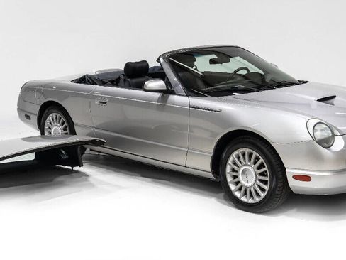Used 2005 Ford Thunderbird Deluxe image 11