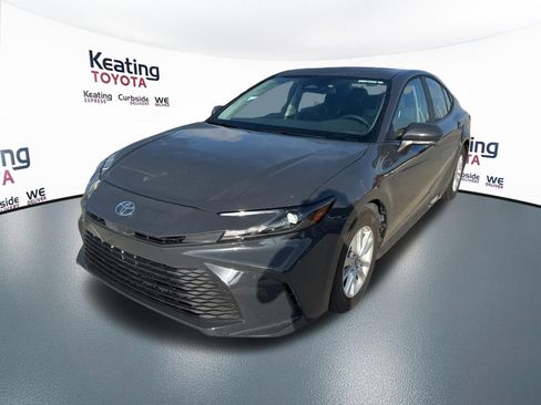 Used 2026 Toyota Camry LE FWD image 3
