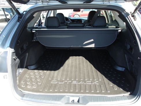 Used 2021 Subaru Outback Onyx Edition XT AWD/4WD image 11