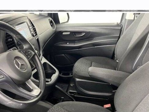 Used 2023 Mercedes-Benz Metris Passenger image 6