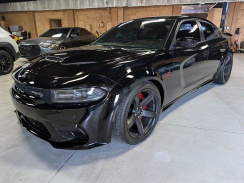 Used 2018 Dodge Charger SRT Hellcat w/ Harman/Kardon Audio Group RWD image 5