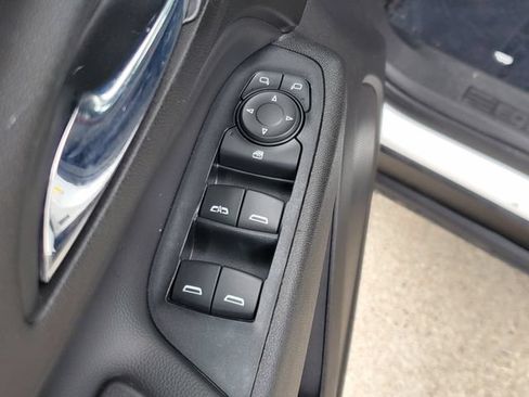 Used 2020 Chevrolet Equinox LT FWD image 18