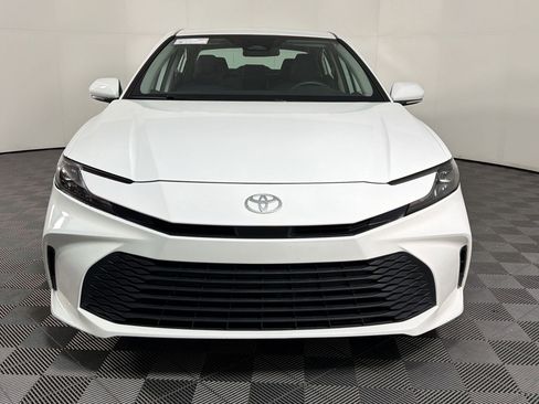 Used 2025 Toyota Camry LE FWD image 6