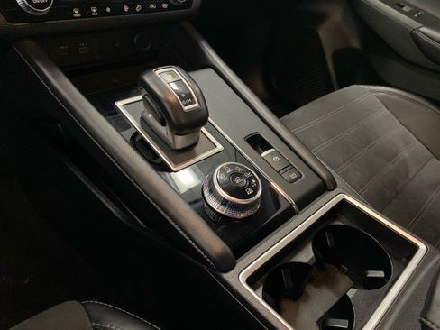 Used 2024 Mitsubishi Outlander SE image 24