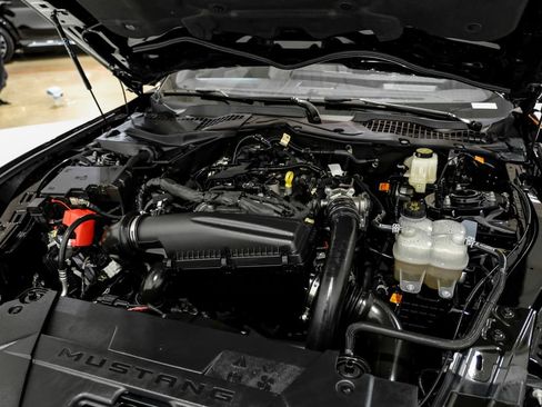 Used 2025 Ford Mustang Premium image 39