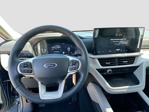 New 2026 Ford Explorer Active image 7