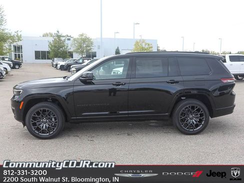 New 2025 Jeep Grand Cherokee L Summit w/ Advanced Protech Group IV image 3