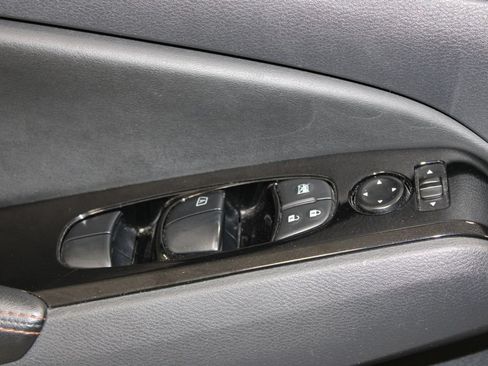 Used 2024 Nissan Altima 2.5 SR FWD image 39