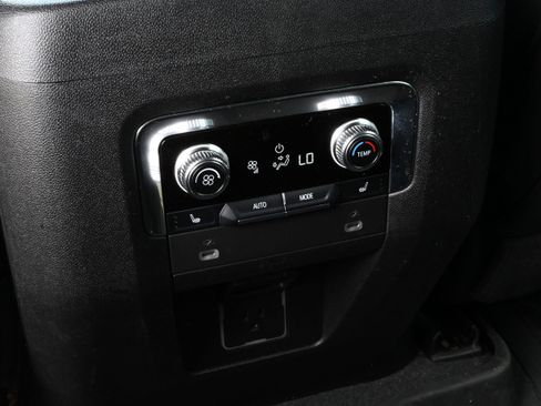 Used 2023 GMC Yukon XL AT4 w/ AT4 Premium Package AWD/4WD image 30