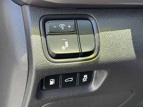 Used 2018 Kia Optima LX w/ 17" Alloy Wheels Package FWD image 25