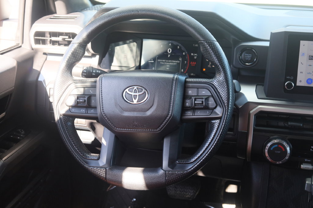 Used 2025 Toyota Tacoma SR5 AWD/4WD image 9