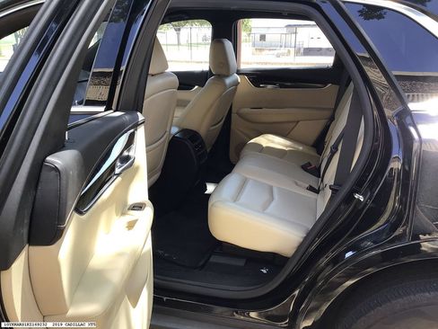 Used 2019 Cadillac XT5 FWD image 9