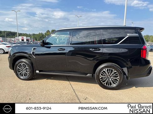 New 2026 Nissan Armada SL w/ Captain's Chari Seat Package AWD/4WD image 11