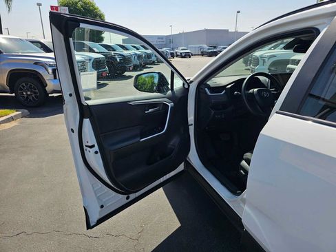 Certified 2025 Toyota RAV4 XLE AWD/4WD image 19