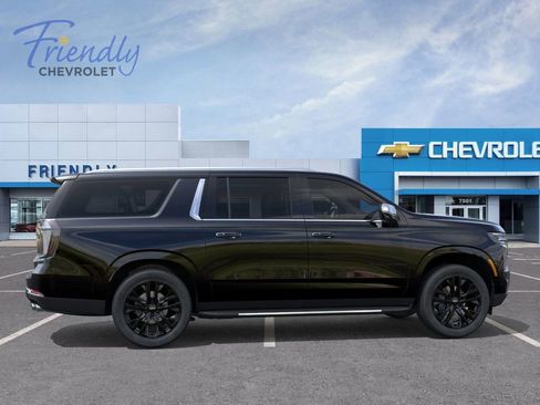 New 2026 Chevrolet Suburban Premier AWD/4WD image 19