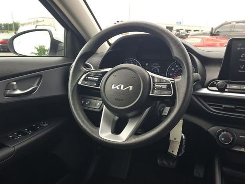 Used 2023 Kia Forte LXS w/ LXS Technology Package FWD image 30