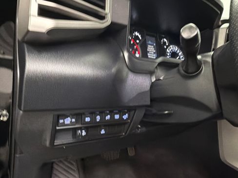 Used 2022 Toyota Tundra SR5 w/ SR5 Premium Package AWD/4WD image 32