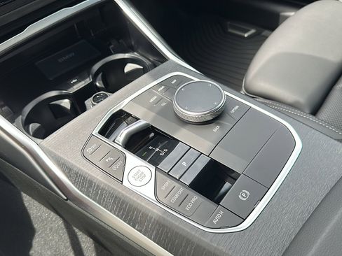 New 2025 BMW 330i Sedan w/ Premium Package image 25