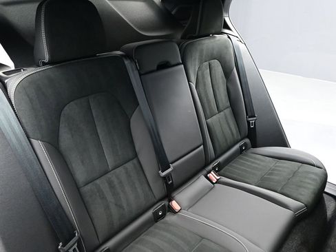 Used 2024 Volvo XC40 Recharge Ultimate w/ Protection Package Premier image 15