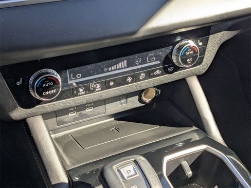 Used 2025 Mitsubishi Outlander SE image 22