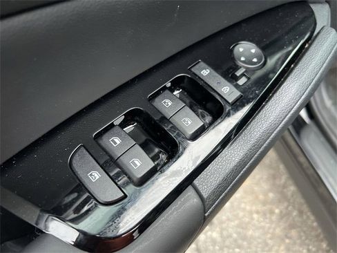 Certified 2025 Kia Sportage SX image 13