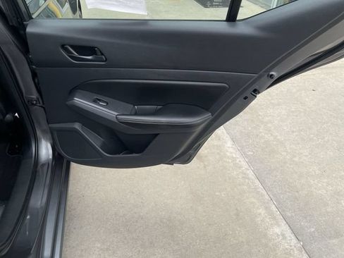 Used 2025 Nissan Altima 2.5 SV FWD image 36