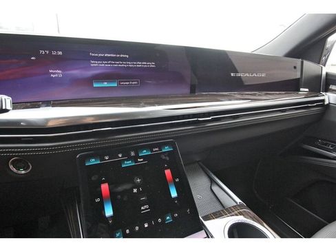 New 2026 Cadillac Escalade Luxury w/ LPO, Radiant Package image 17