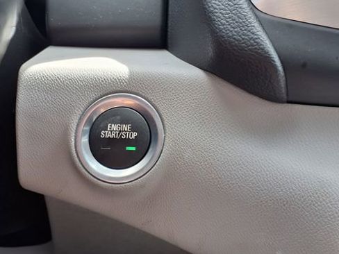 Used 2023 GMC Terrain SLE FWD image 28