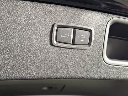 New 2026 Porsche Macan AWD/4WD image 18