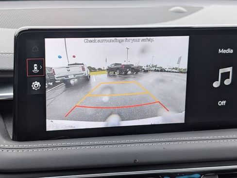 Used 2023 Genesis G70 2.0T RWD image 18