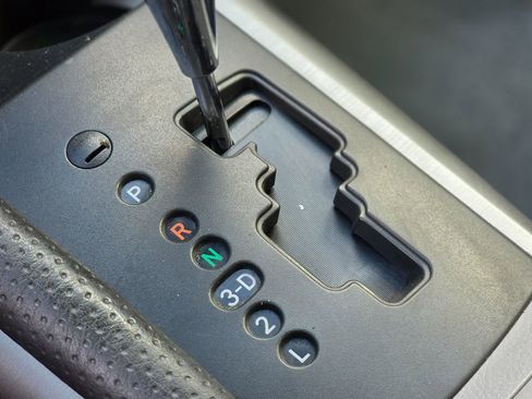 Used 2006 Toyota RAV4 2WD image 40