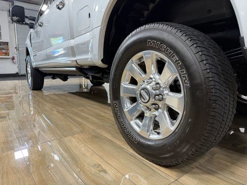Used 2017 Ford F250 Platinum w/ Platinum Ultimate Package AWD/4WD image 10