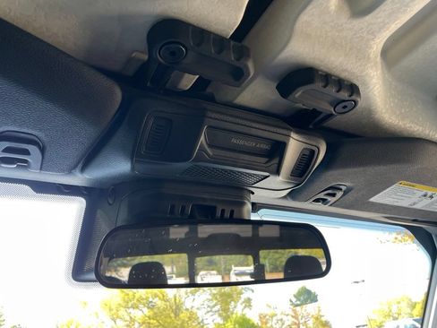 Used 2025 Jeep Gladiator Sport AWD/4WD image 20