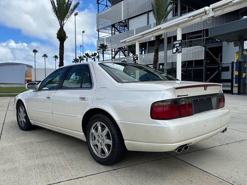 Used 2003 Cadillac Seville STS w/ Preferred Equipment Group FWD image 3