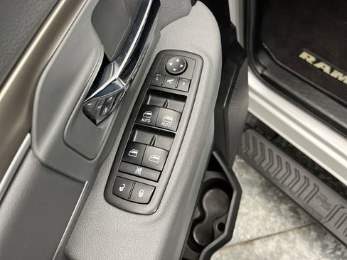 Used 2018 RAM 1500 Big Horn image 8