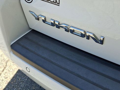 Used 2019 GMC Yukon SLT w/ Premium Edition AWD/4WD image 35
