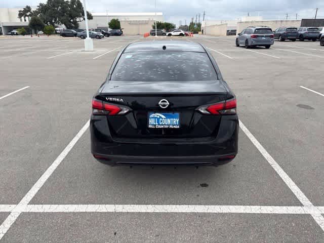 Used 2020 Nissan Versa S FWD image 4