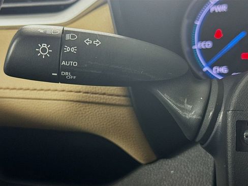 Used 2025 Toyota RAV4 XLE w/ Convenience Package AWD/4WD image 12