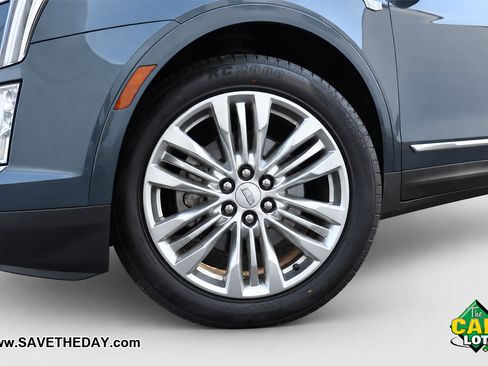 Used 2019 Cadillac XT5 Premium Luxury FWD image 3