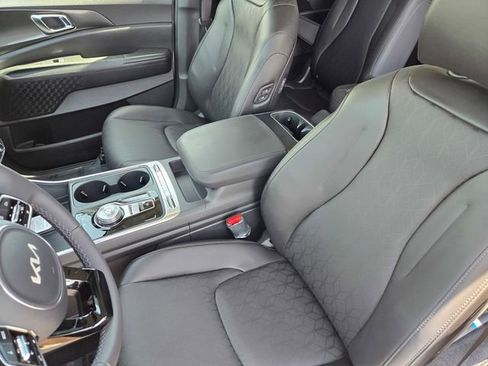 New 2026 Kia Carnival SX image 24