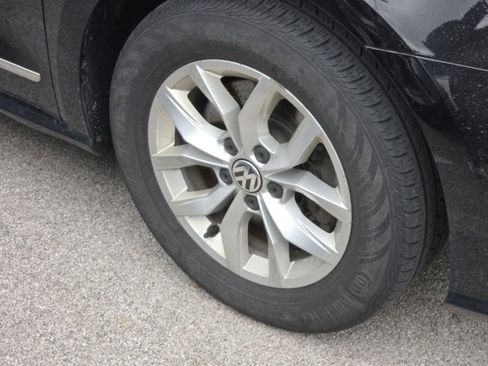 Used 2016 Volkswagen Passat 1.8T S image 9