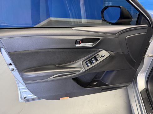 Used 2019 Toyota Avalon XSE w/ All Weather Liner Package FWD image 9