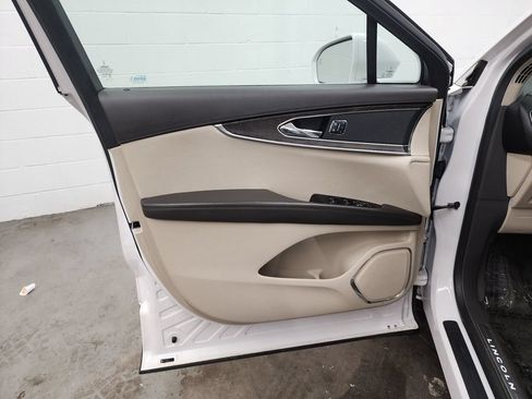 Used 2018 Lincoln MKX Reserve w/ Lincoln MKX Climate Package AWD/4WD image 9
