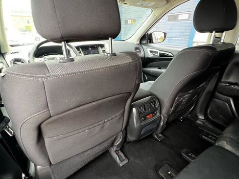 Used 2017 Nissan Pathfinder S AWD/4WD image 11
