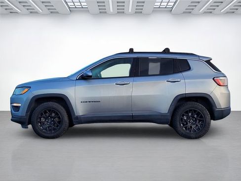 Used 2018 Jeep Compass Latitude w/ Popular Equipment Group AWD/4WD image 8