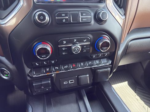 Used 2021 Chevrolet Silverado 2500 High Country w/ Z71 Off-Road Package AWD/4WD image 19