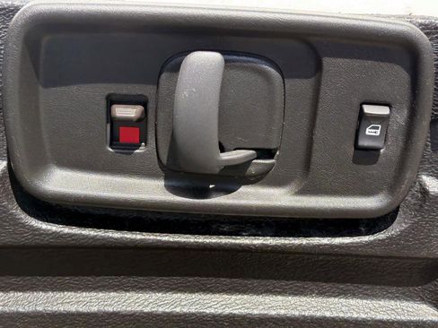 Used 2024 Chevrolet Express 3500 Extended w/ Driver Convenience Package RWD image 8