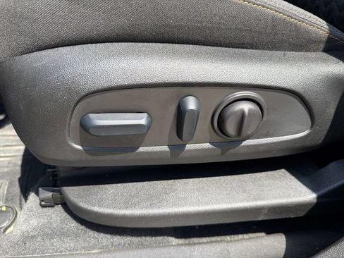 Used 2024 Chevrolet Equinox LT FWD image 14