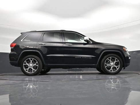 Used 2019 Jeep Grand Cherokee Limited image 32